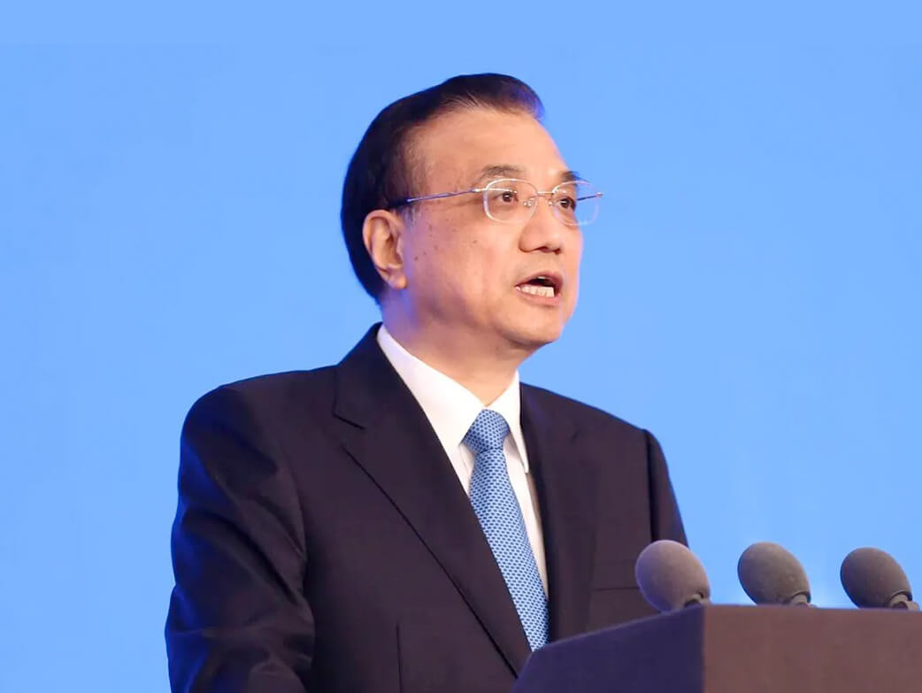 李克强主持召开经济形势专家和企业家座谈会